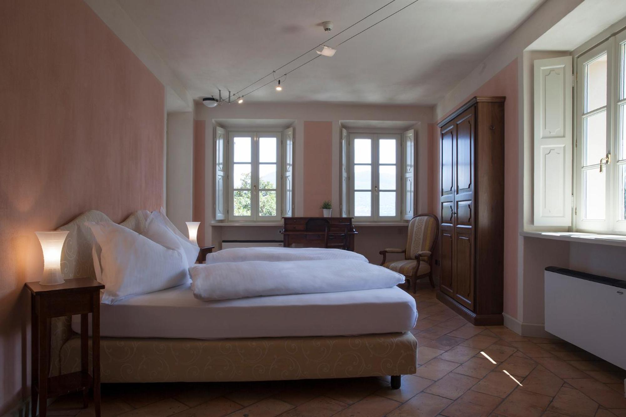 Relais Villa Margherita Oggebbio Bagian luar foto