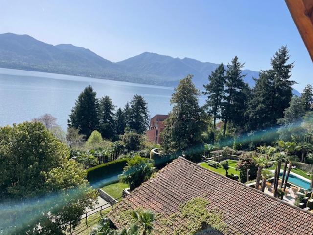 Relais Villa Margherita Oggebbio Bagian luar foto