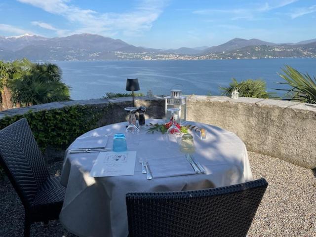 Relais Villa Margherita Oggebbio Bagian luar foto