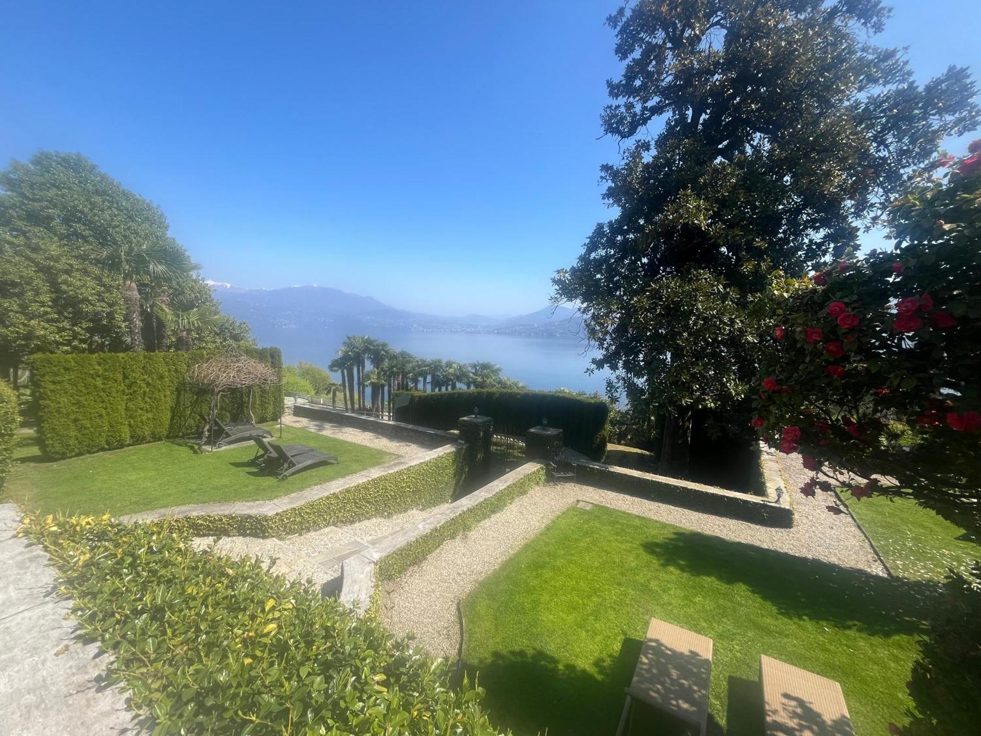 Relais Villa Margherita Oggebbio Bagian luar foto
