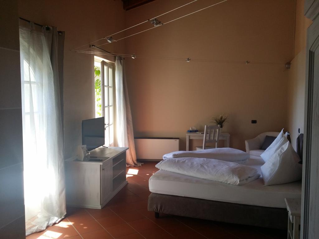 Relais Villa Margherita Oggebbio Bagian luar foto